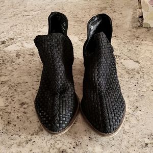 Very Volatile Boots size 10